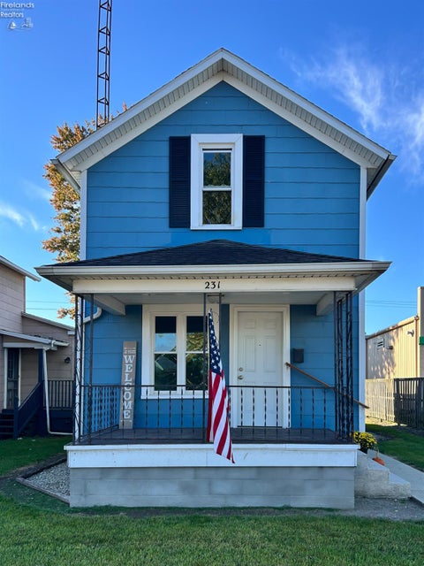 Photo for 231 E Lytle Street