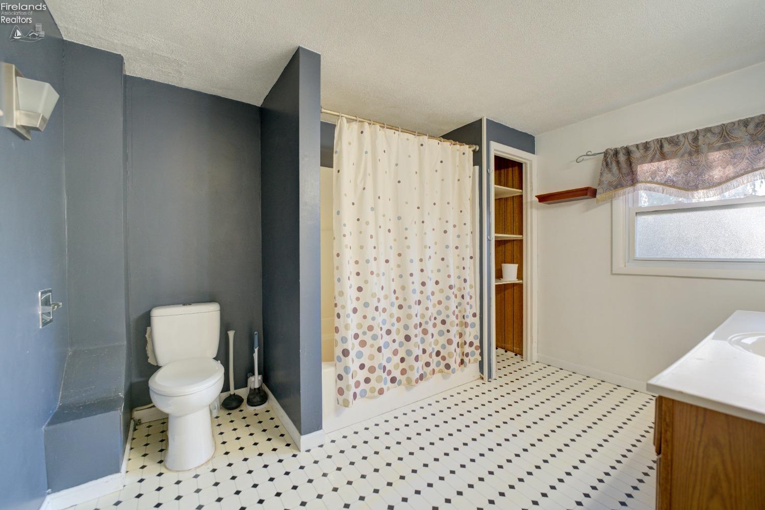 3255 Limerick Road, Clyde, Ohio image 31