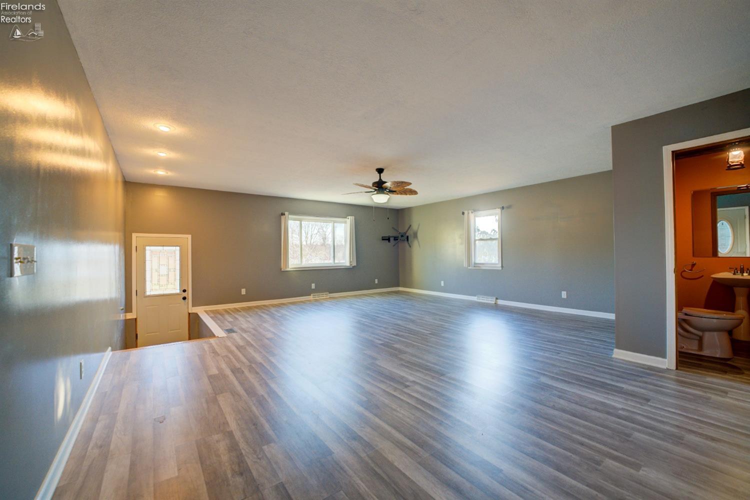 3255 Limerick Road, Clyde, Ohio image 10