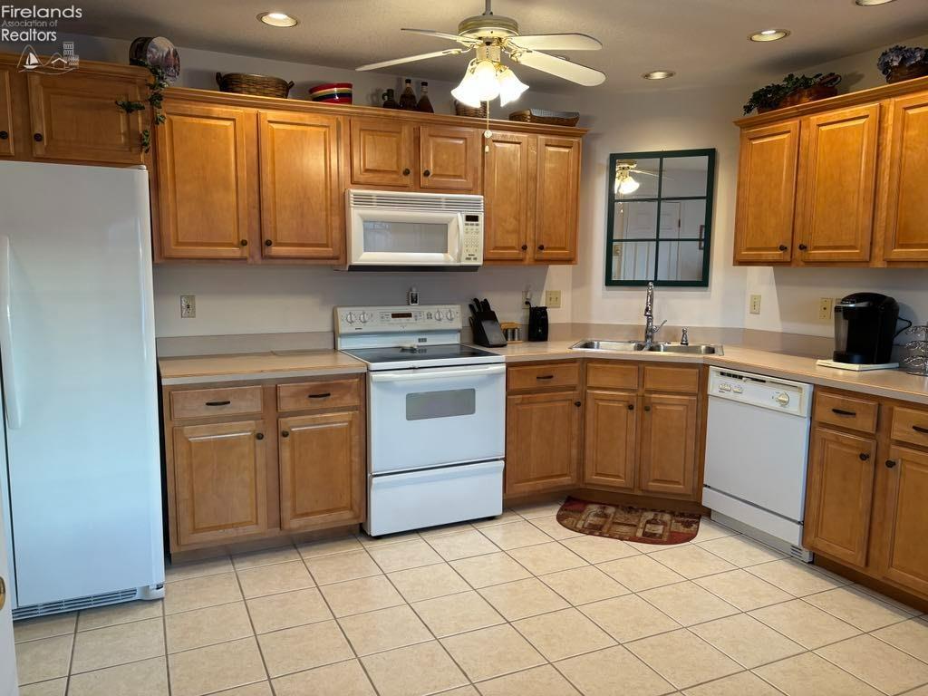 2108 Lakefield Drive, Huron, Ohio image 3