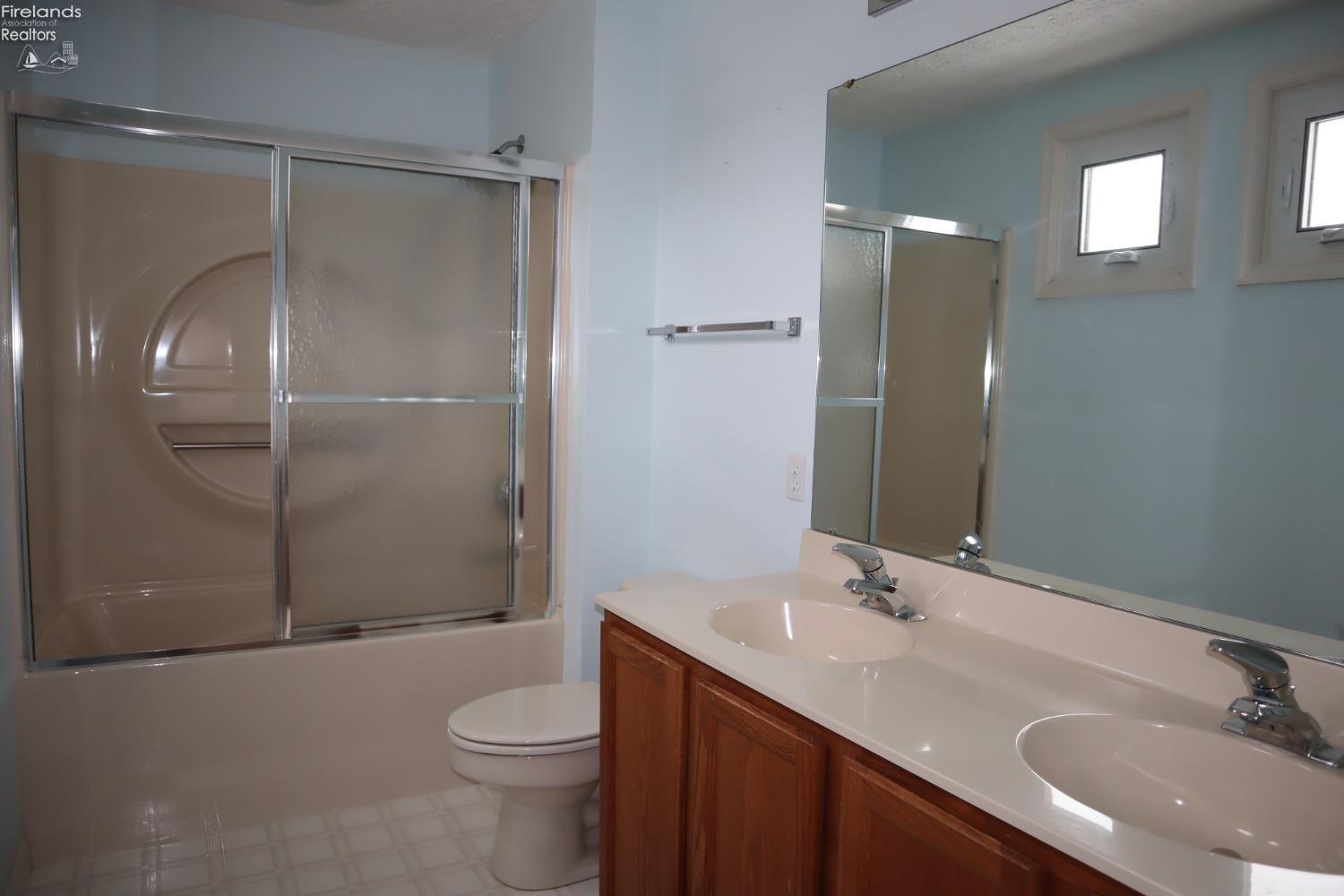 34780 Clear Creek Drive, North Ridgeville, Ohio image 16