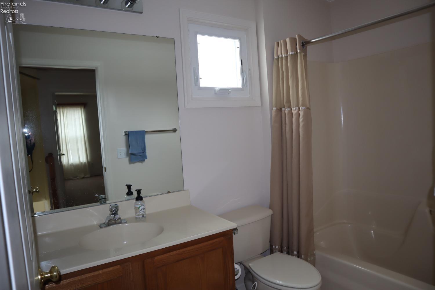34780 Clear Creek Drive, North Ridgeville, Ohio image 17