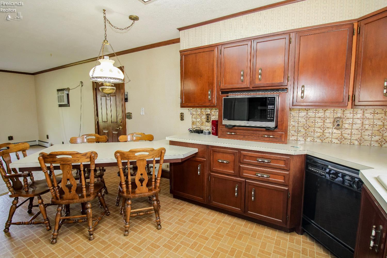 Huron, Ohio 44839, United States, 3 Bedrooms Bedrooms, ,3 BathroomsBathrooms,Residential,Active,195590