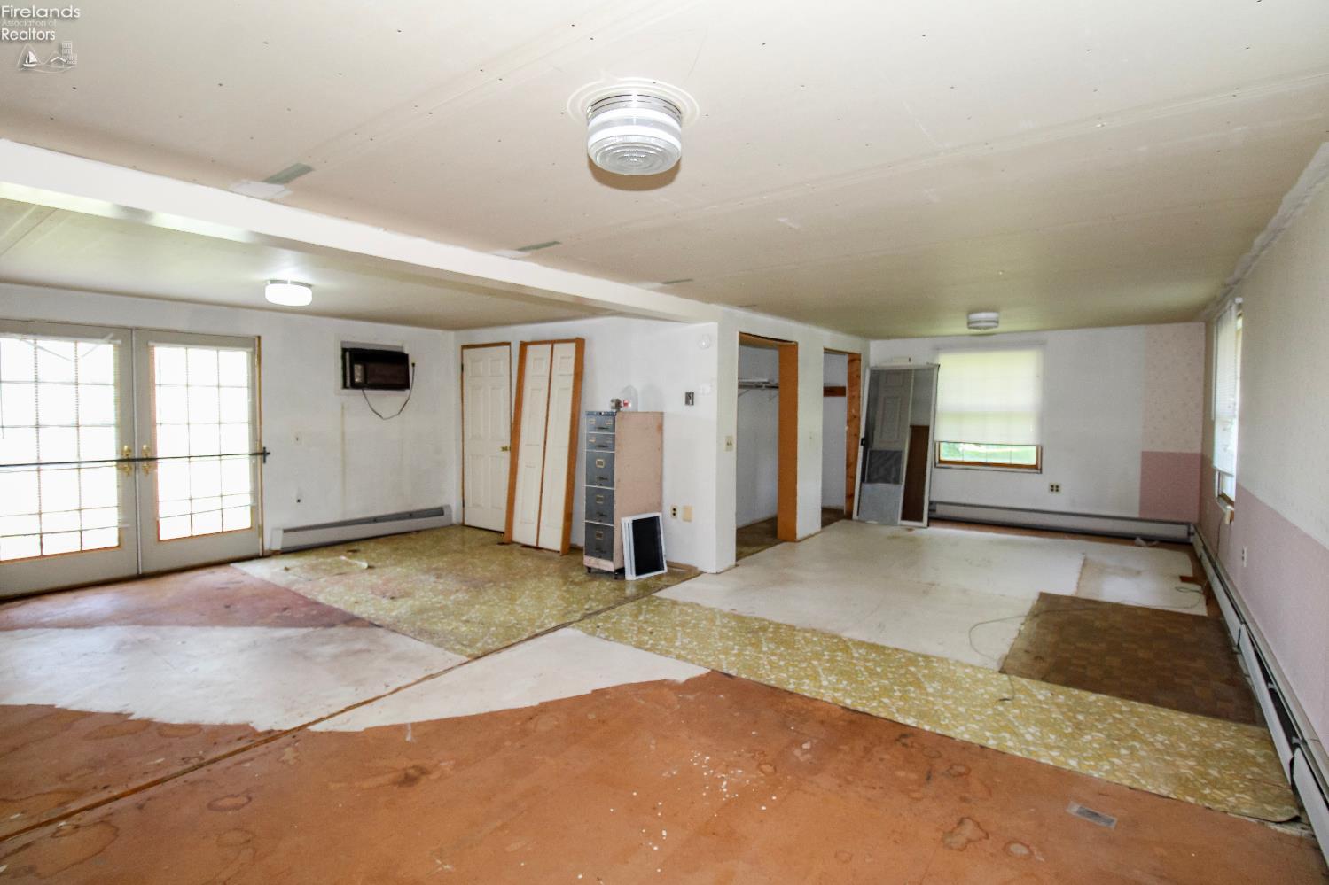 Huron, Ohio 44839, United States, 3 Bedrooms Bedrooms, ,3 BathroomsBathrooms,Residential,Active,195590