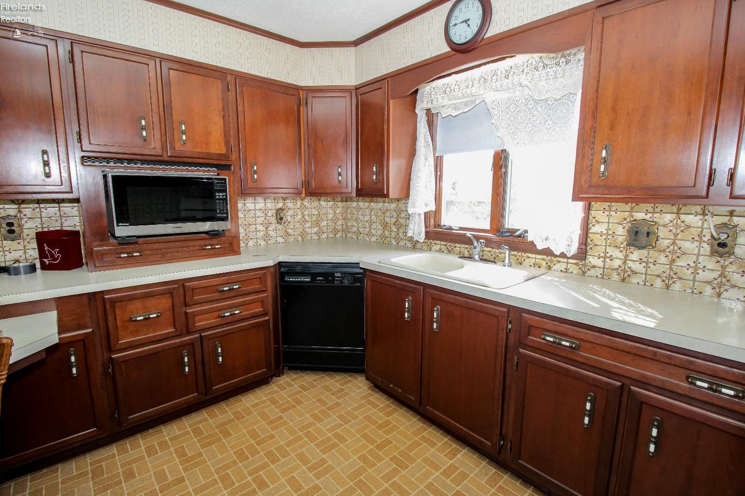 Huron, Ohio 44839, United States, 3 Bedrooms Bedrooms, ,3 BathroomsBathrooms,Residential,Active,195590