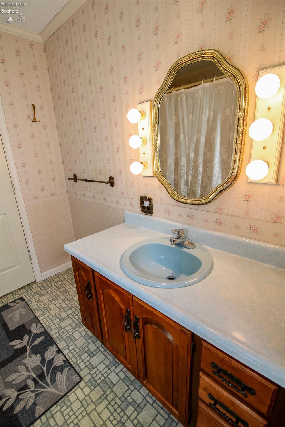 Huron, Ohio 44839, United States, 3 Bedrooms Bedrooms, ,3 BathroomsBathrooms,Residential,Active,195590