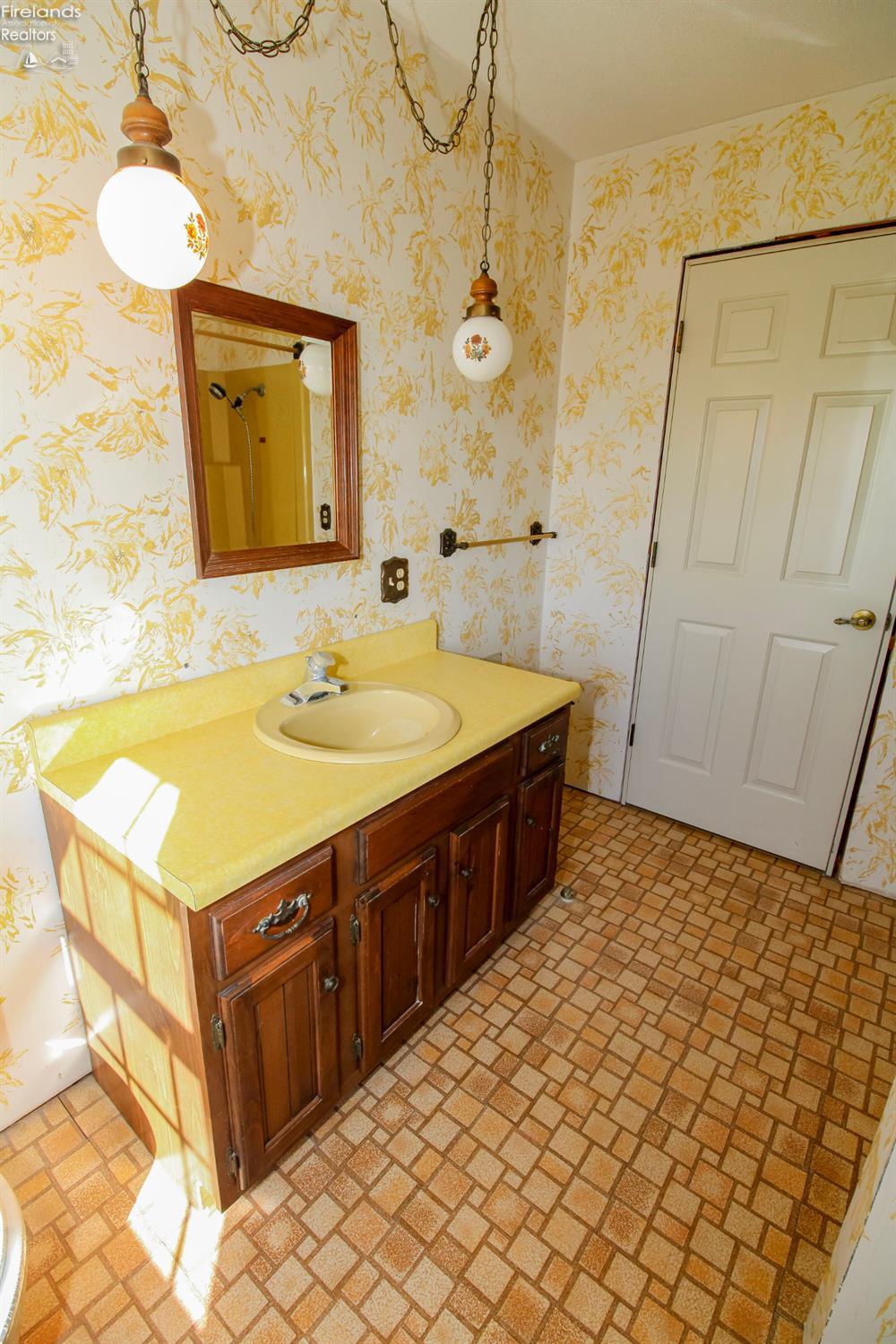 Huron, Ohio 44839, United States, 3 Bedrooms Bedrooms, ,3 BathroomsBathrooms,Residential,Active,195590