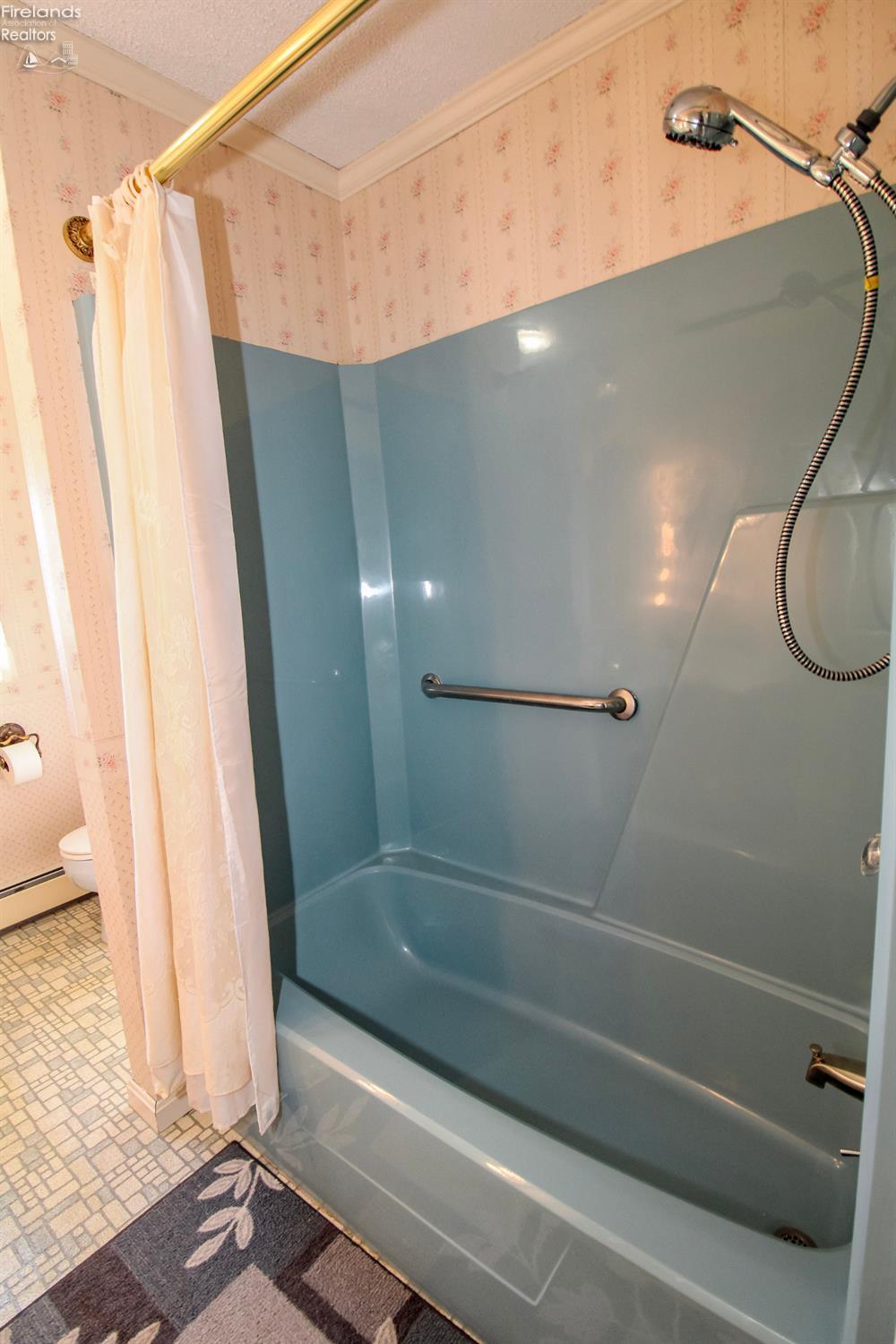 Huron, Ohio 44839, United States, 3 Bedrooms Bedrooms, ,3 BathroomsBathrooms,Residential,Active,195590