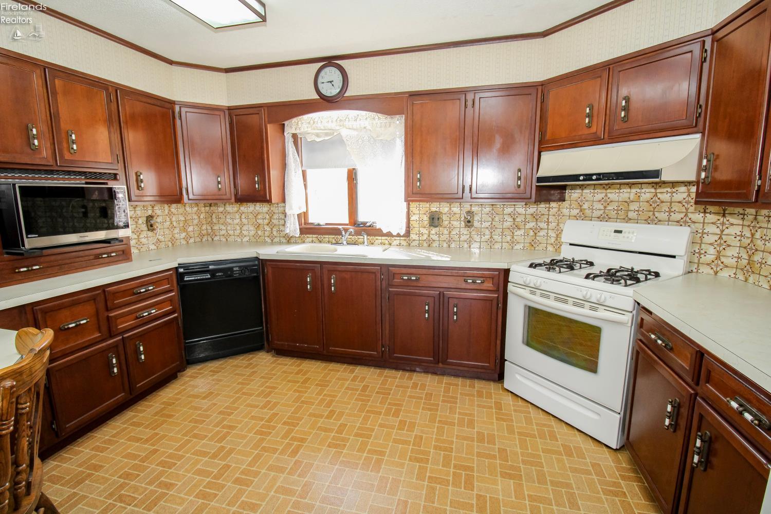 Huron, Ohio 44839, United States, 3 Bedrooms Bedrooms, ,3 BathroomsBathrooms,Residential,Active,195590