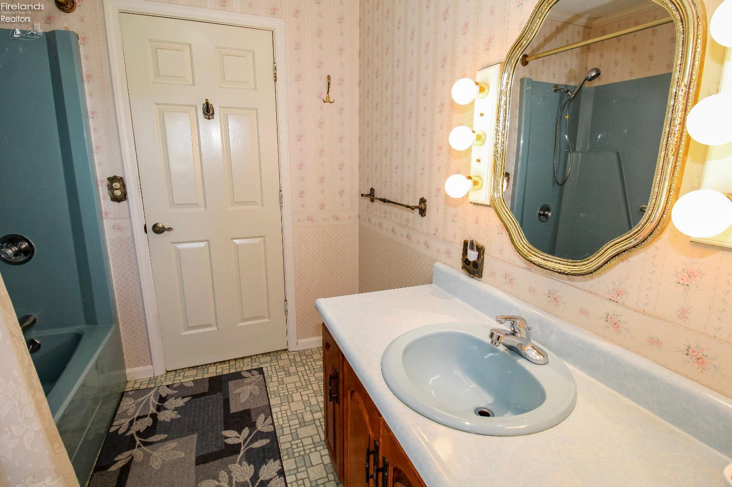 Huron, Ohio 44839, United States, 3 Bedrooms Bedrooms, ,3 BathroomsBathrooms,Residential,Active,195590