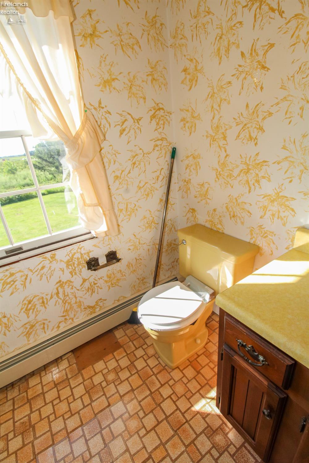 Huron, Ohio 44839, United States, 3 Bedrooms Bedrooms, ,3 BathroomsBathrooms,Residential,Active,195590