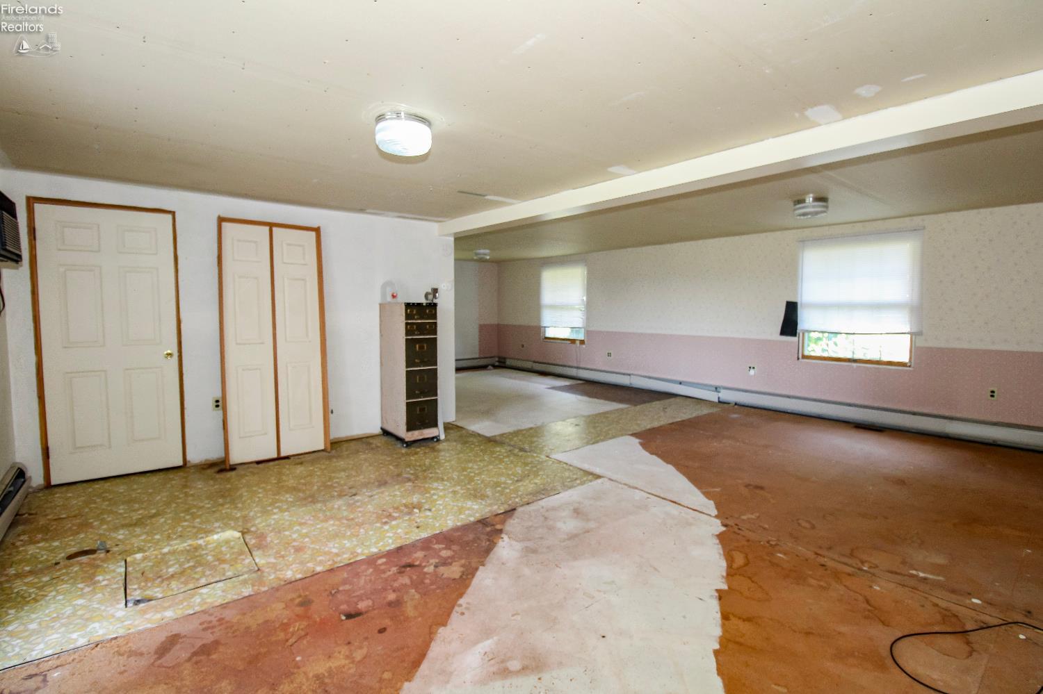 Huron, Ohio 44839, United States, 3 Bedrooms Bedrooms, ,3 BathroomsBathrooms,Residential,Active,195590