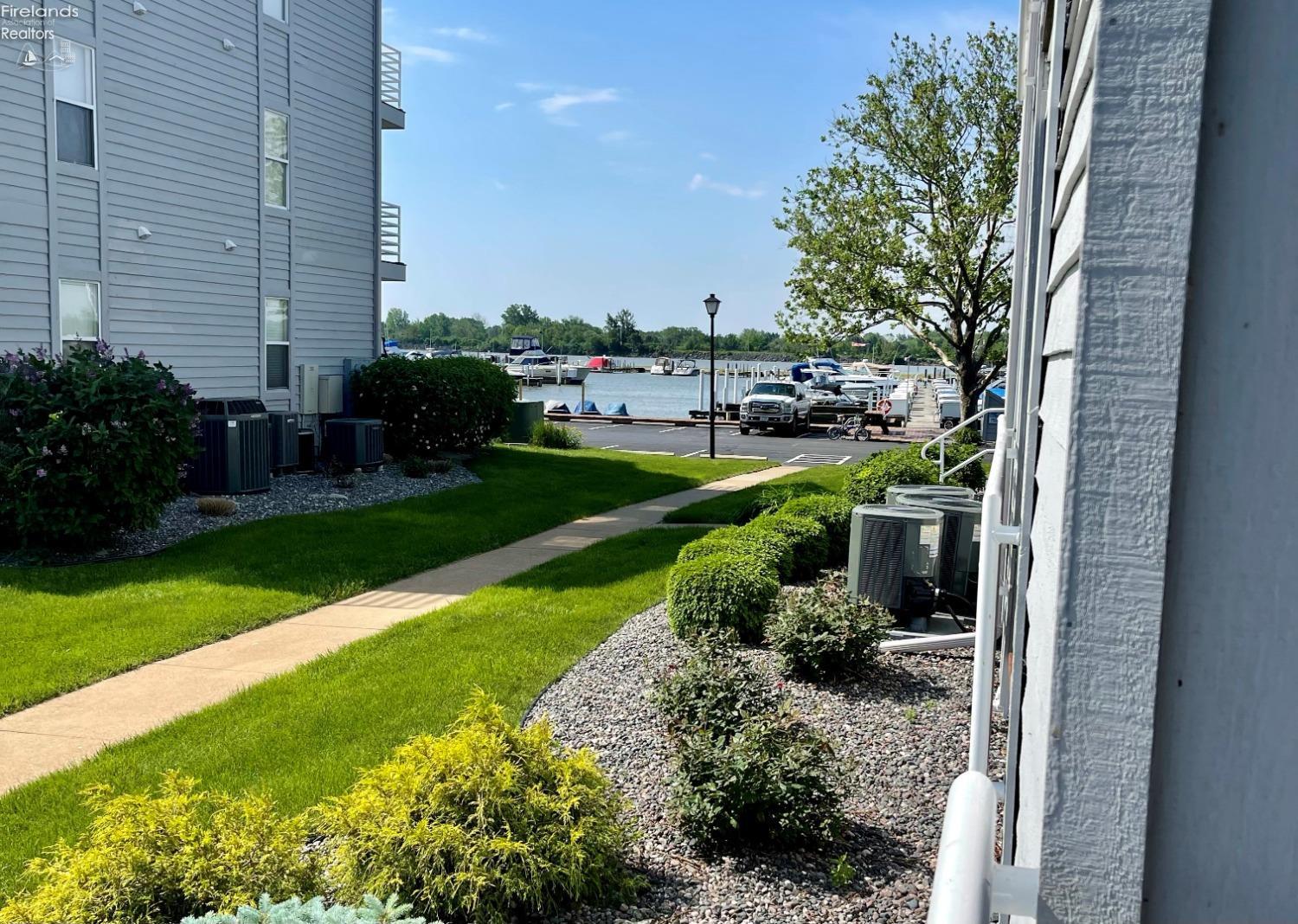 304 Clinton Reef Drive, Port Clinton, Ohio image 3
