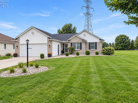 Homes For Sale - 520 E Park Street<br/> Oak Harbor, OH 43449