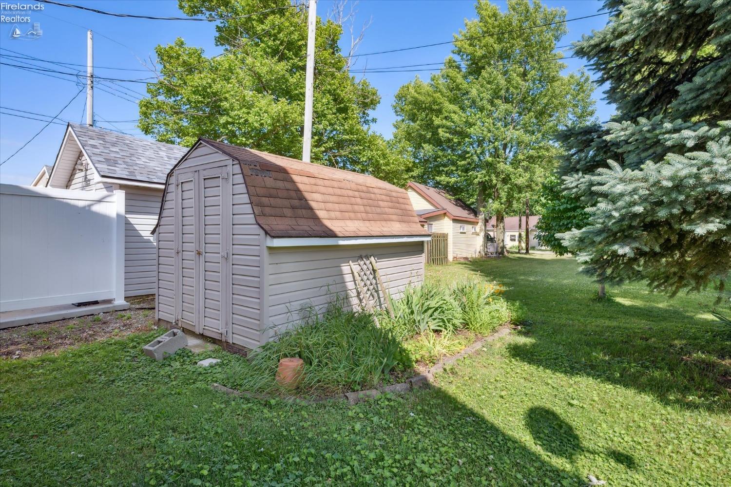 6807 N Pearl Avenue, Oak Harbor, Ohio image 36