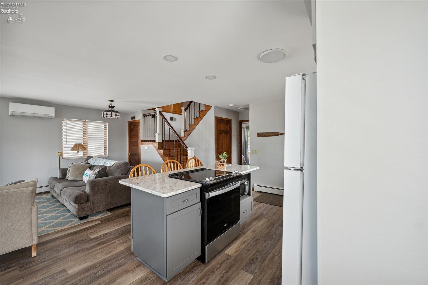 6807 N Pearl Avenue, Oak Harbor, Ohio image 17