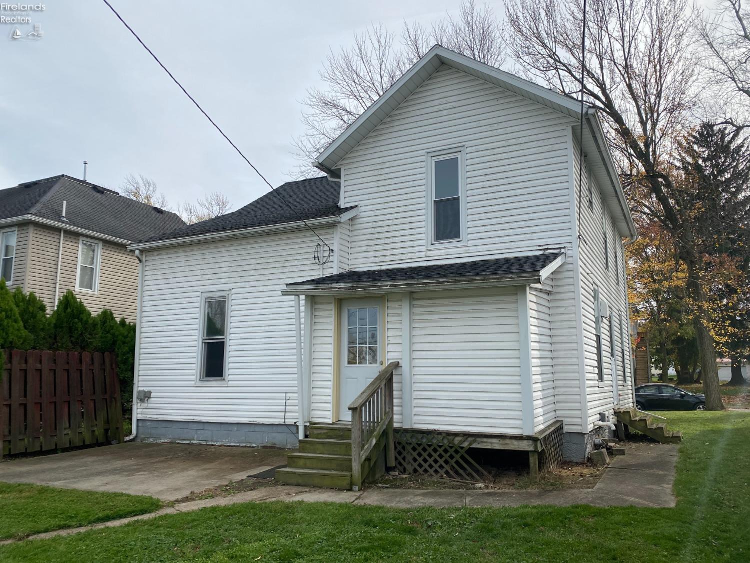 420 W Maple Street, Willard, Ohio image 3