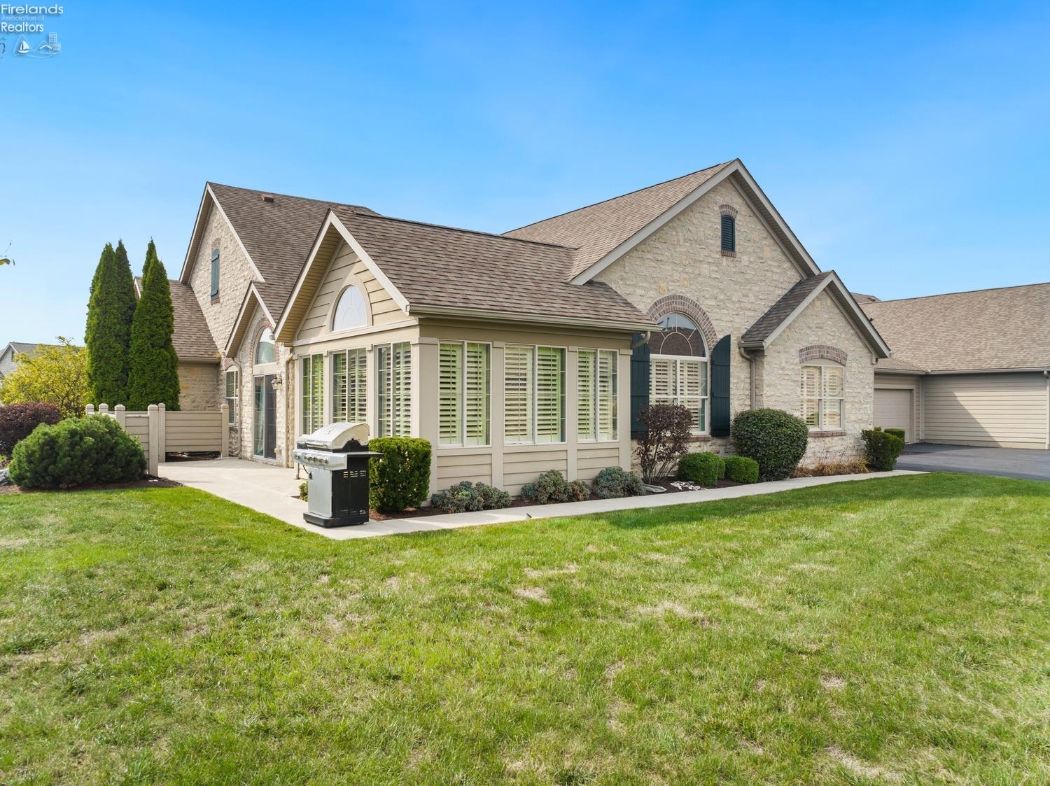 2779 N Canterbury Circle #D, Port Clinton, Ohio image 4