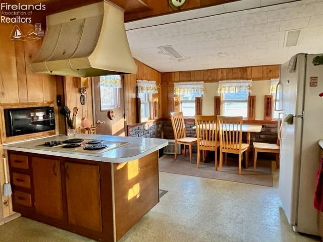 Kelleys Island, Ohio 43438, United States, 3 Bedrooms Bedrooms, ,2 BathroomsBathrooms,Residential,Pending,68105