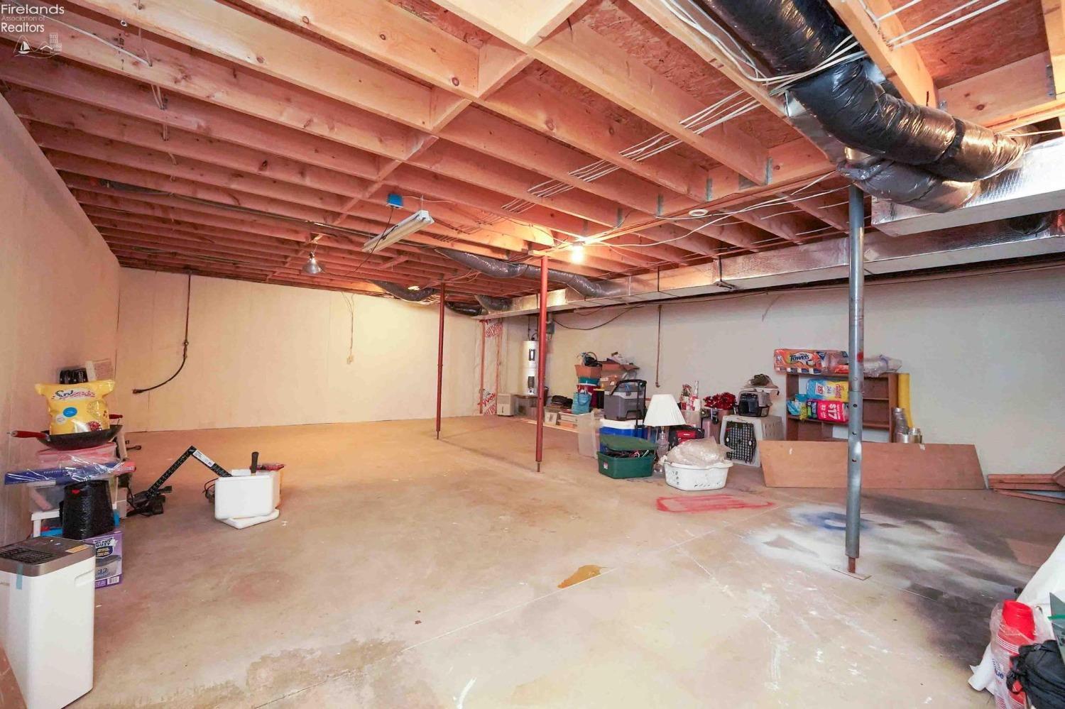 Port Clinton, Ohio 43452, United States, 3 Bedrooms Bedrooms, ,3 BathroomsBathrooms,Residential,Contingent,99858