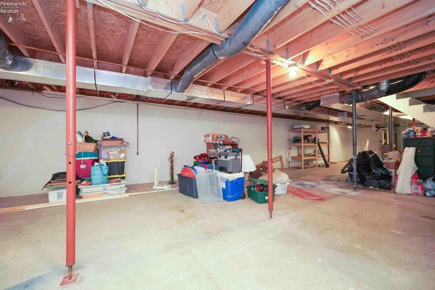 Port Clinton, Ohio 43452, United States, 3 Bedrooms Bedrooms, ,3 BathroomsBathrooms,Residential,Contingent,99858