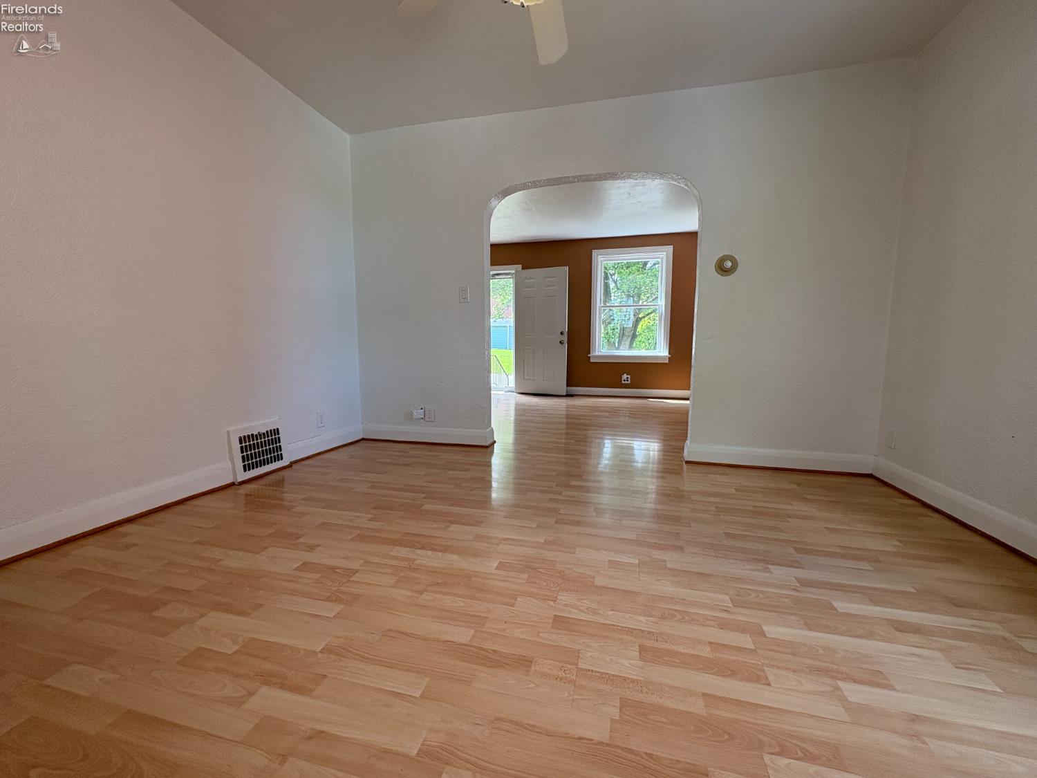 427 N Clover Street, Fremont, Ohio image 10