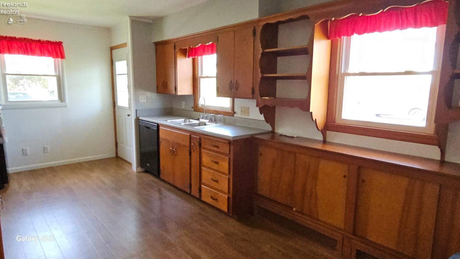 1313 E 4th Street, Marblehead, Texas image 6