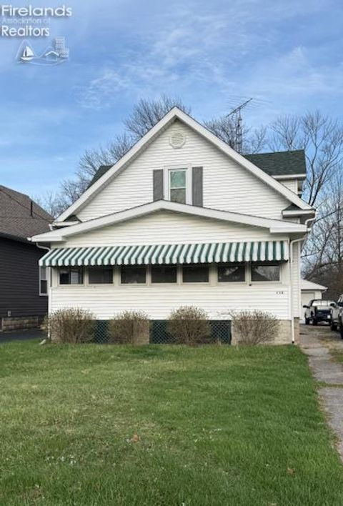 Homes For Sale - 426 N Locust Street<br/> Oak Harbor, OH 43449