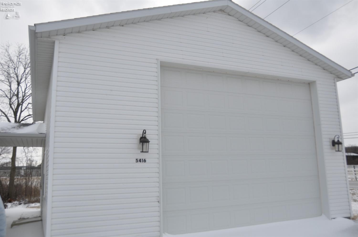 5416 E Channel Drive, Port Clinton, Ohio image 32