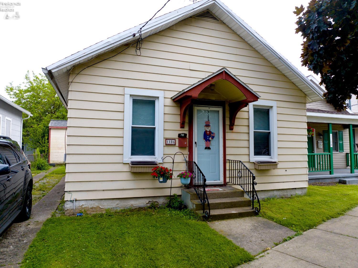 Sandusky, Ohio 44870, United States, 2 Bedrooms Bedrooms, ,1 BathroomBathrooms,Residential,Contingent,16569