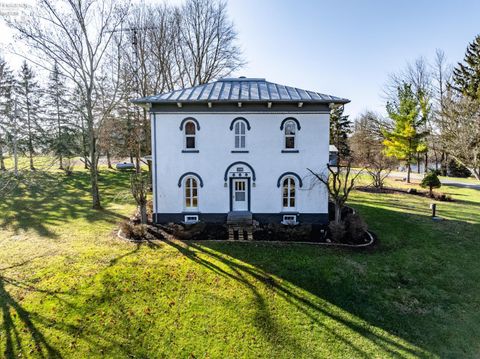 Homes For Sale - 5951 State Route 303<br/> Wakeman, OH 44889