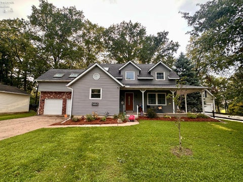 Homes For Sale - 1460 Lexington Dr<br/> Vermilion, OH 44089
