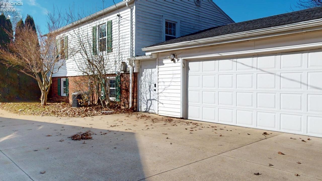 49 W Crestwood Drive, Willard, Ohio image 4