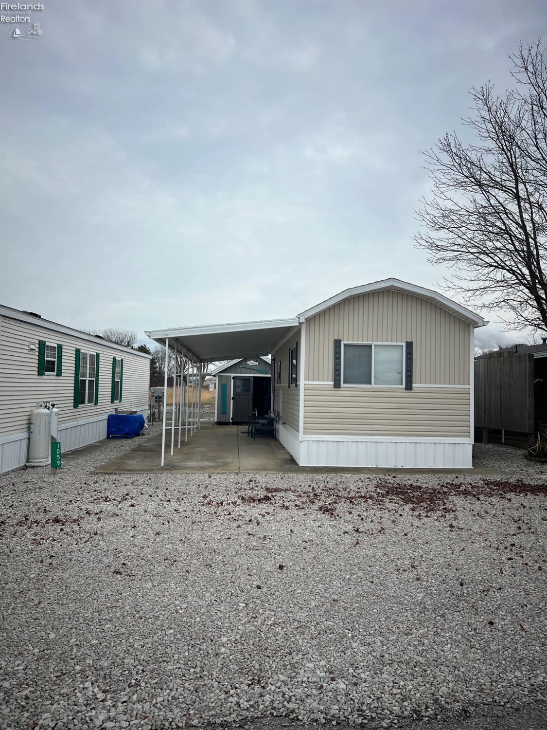 1059 E Sister Lane, Oak Harbor, Ohio image 4