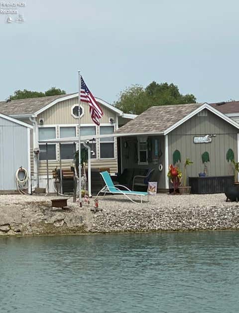 Photo for 1059 E Sister Lane