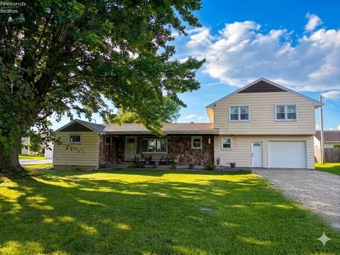 Homes For Sale - 818 W Front Street<br/> Pemberville, OH 43450