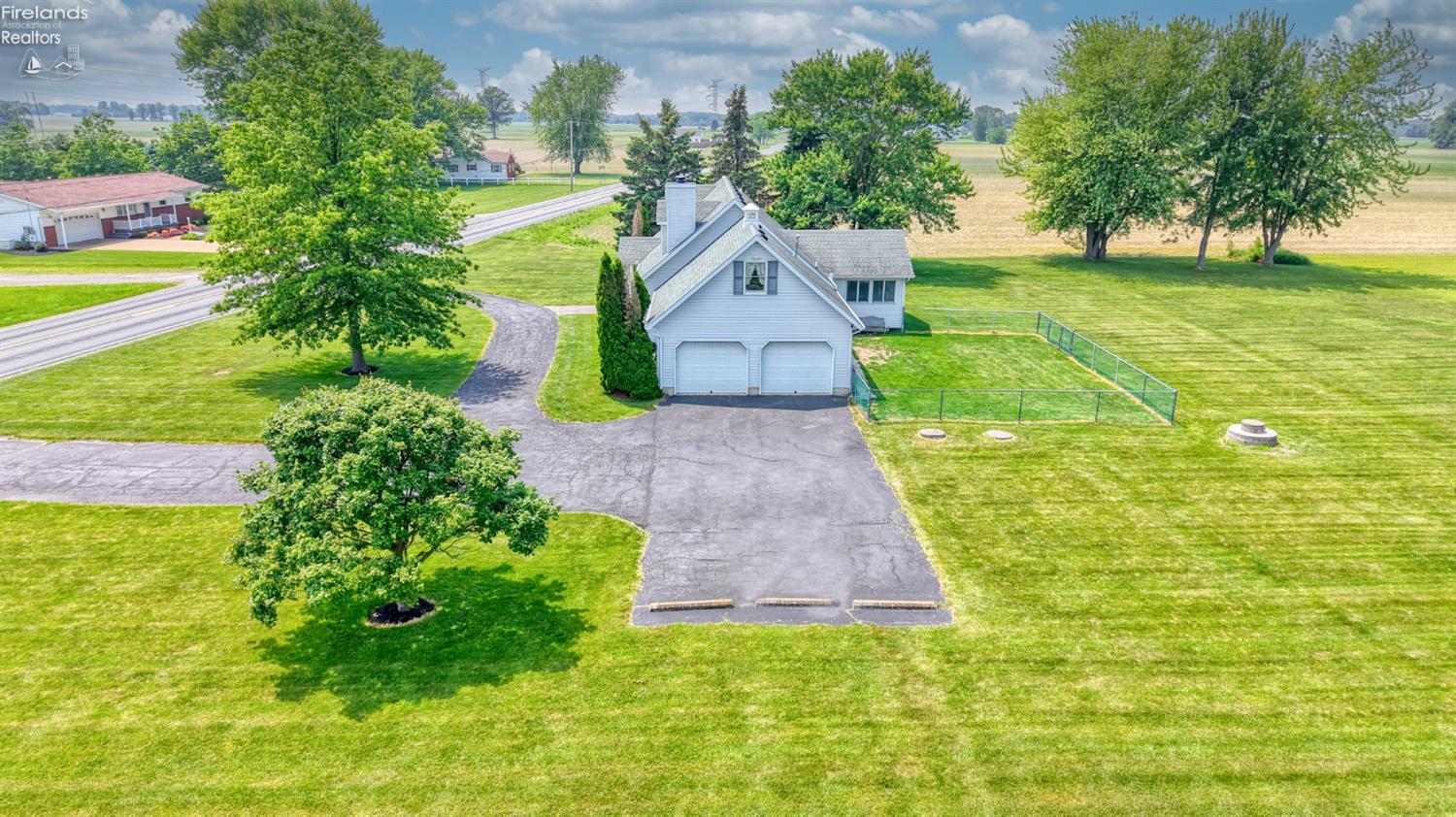 Sandusky, Ohio 44870, United States, 4 Bedrooms Bedrooms, ,3 BathroomsBathrooms,Residential,Contingent,156473