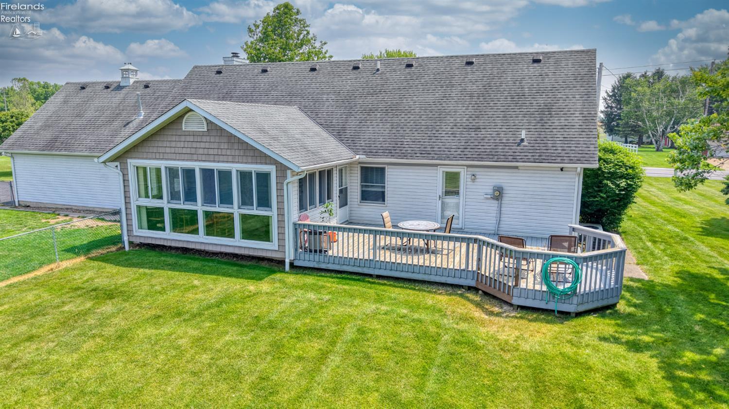 Sandusky, Ohio 44870, United States, 4 Bedrooms Bedrooms, ,3 BathroomsBathrooms,Residential,Contingent,156473