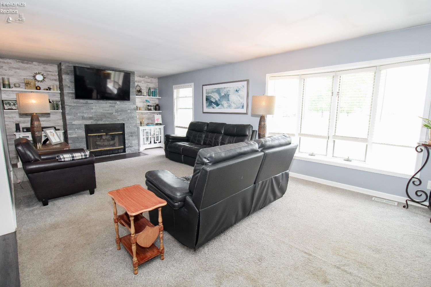 Sandusky, Ohio 44870, United States, 4 Bedrooms Bedrooms, ,3 BathroomsBathrooms,Residential,Contingent,156473