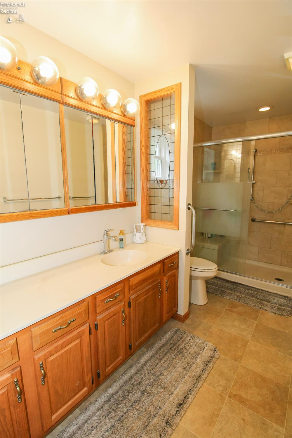 Sandusky, Ohio 44870, United States, 4 Bedrooms Bedrooms, ,3 BathroomsBathrooms,Residential,Contingent,156473