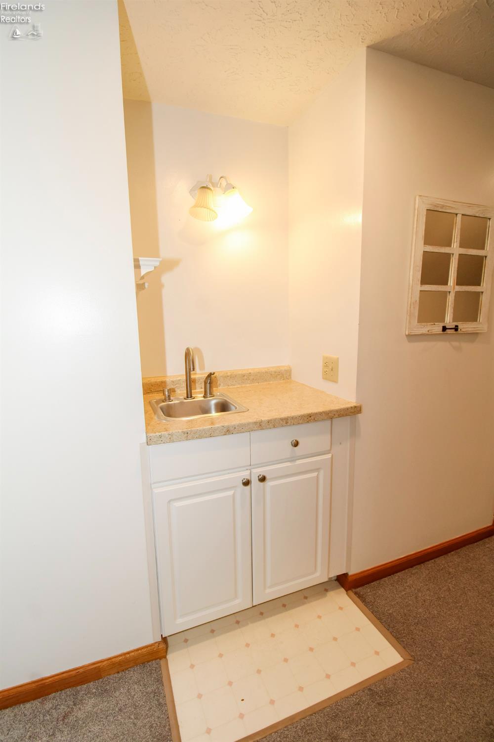 Sandusky, Ohio 44870, United States, 4 Bedrooms Bedrooms, ,3 BathroomsBathrooms,Residential,Contingent,156473