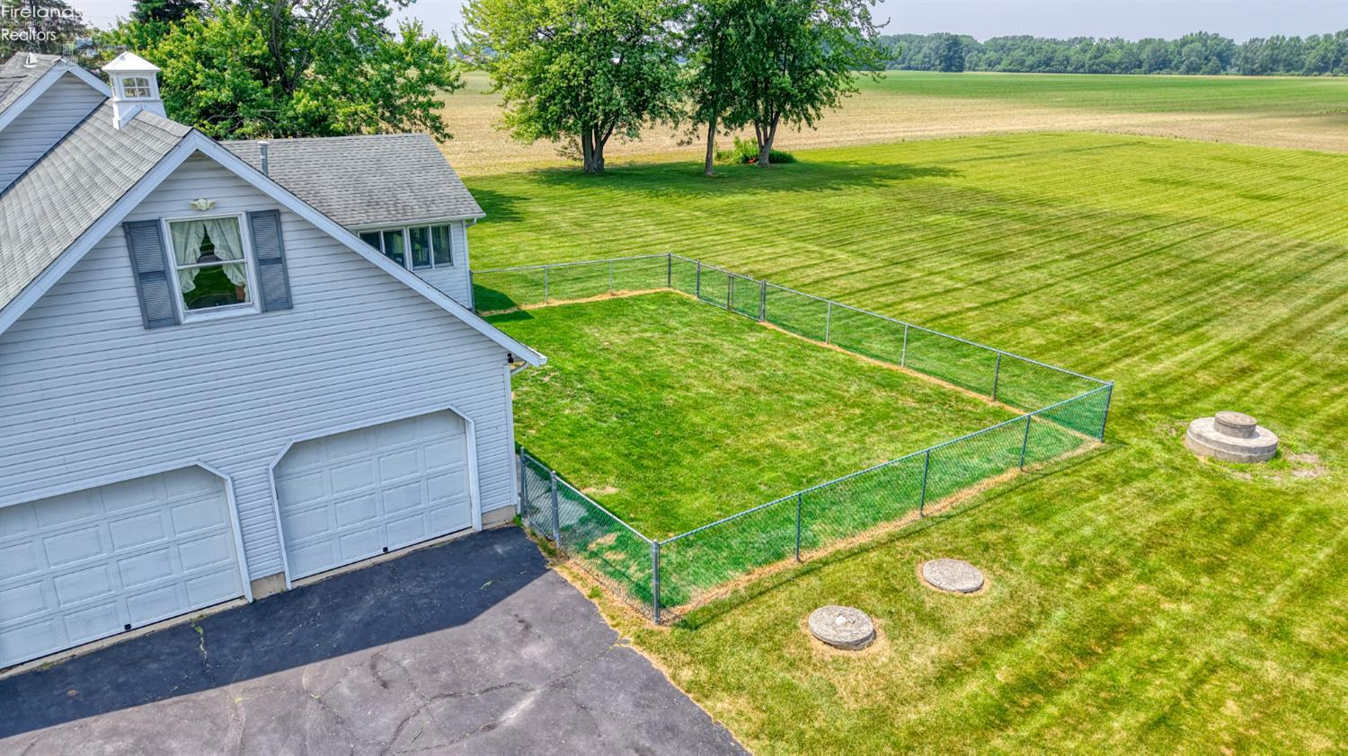 Sandusky, Ohio 44870, United States, 4 Bedrooms Bedrooms, ,3 BathroomsBathrooms,Residential,Contingent,156473