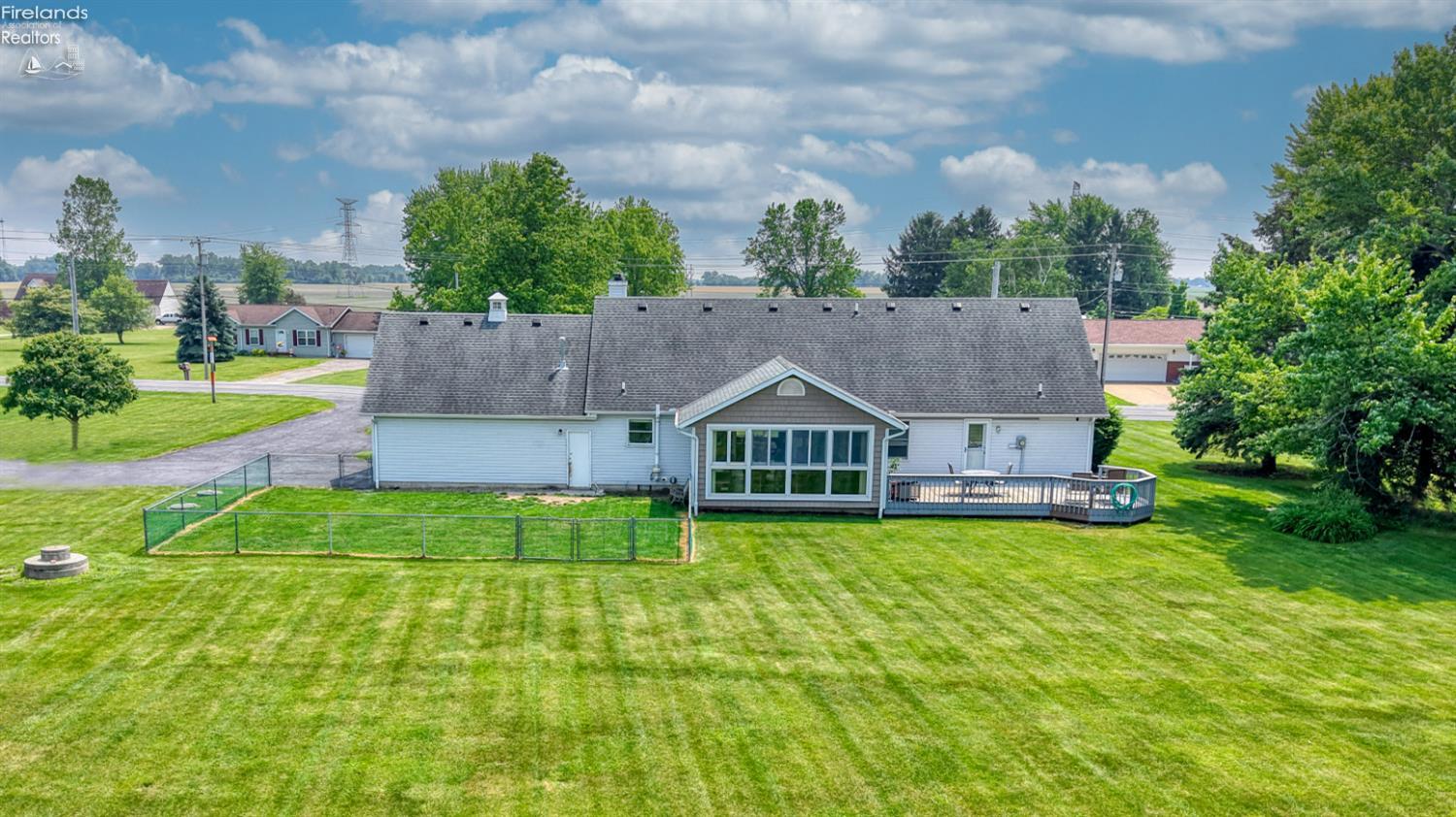 Sandusky, Ohio 44870, United States, 4 Bedrooms Bedrooms, ,3 BathroomsBathrooms,Residential,Contingent,156473