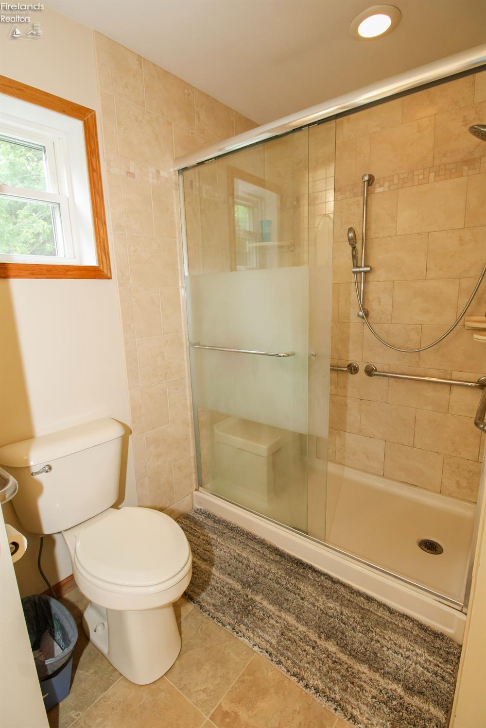 Sandusky, Ohio 44870, United States, 4 Bedrooms Bedrooms, ,3 BathroomsBathrooms,Residential,Contingent,156473