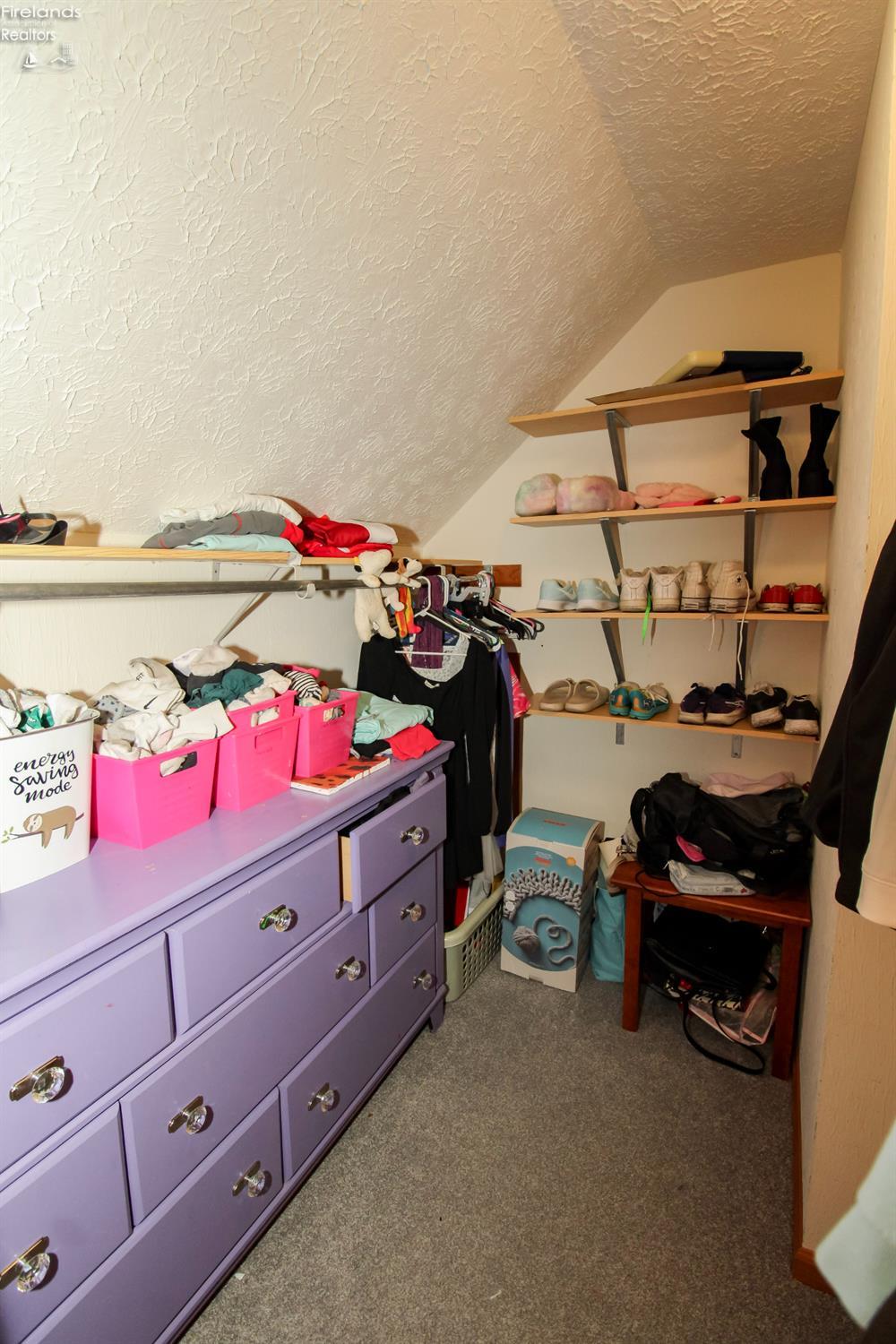 Sandusky, Ohio 44870, United States, 4 Bedrooms Bedrooms, ,3 BathroomsBathrooms,Residential,Contingent,156473