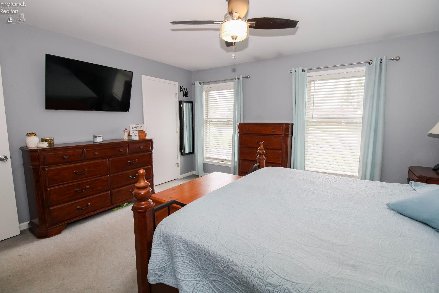 Sandusky, Ohio 44870, United States, 4 Bedrooms Bedrooms, ,3 BathroomsBathrooms,Residential,Contingent,156473