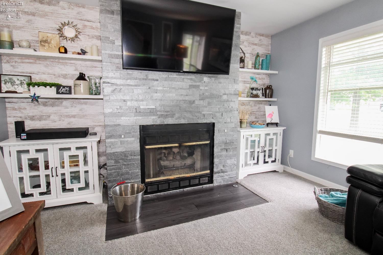 Sandusky, Ohio 44870, United States, 4 Bedrooms Bedrooms, ,3 BathroomsBathrooms,Residential,Contingent,156473