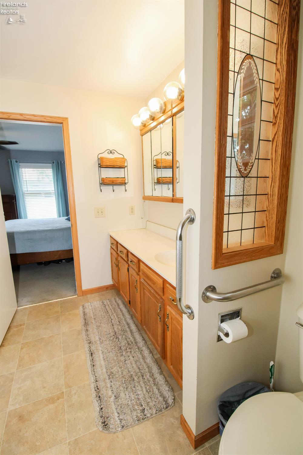 Sandusky, Ohio 44870, United States, 4 Bedrooms Bedrooms, ,3 BathroomsBathrooms,Residential,Contingent,156473