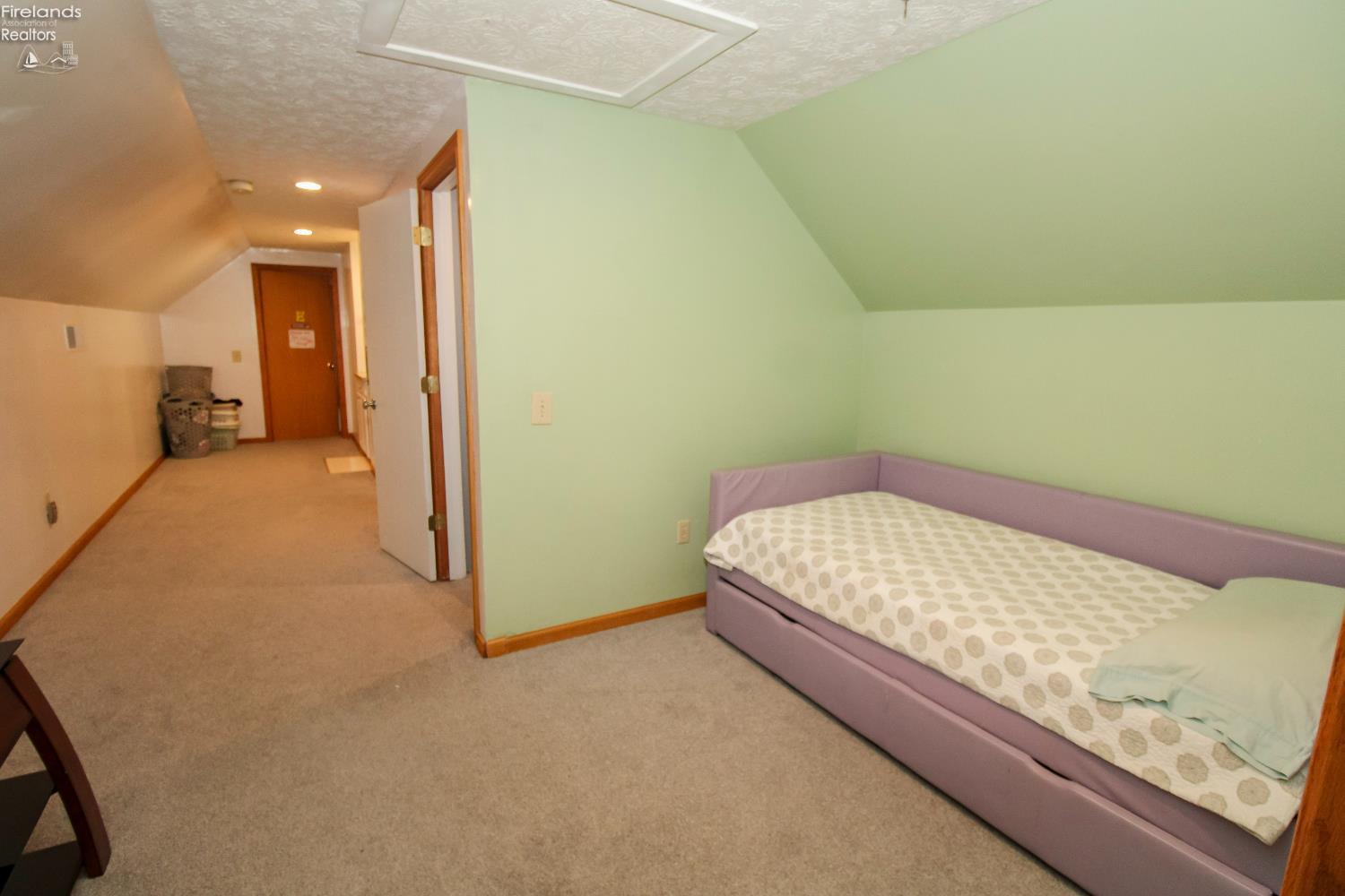 Sandusky, Ohio 44870, United States, 4 Bedrooms Bedrooms, ,3 BathroomsBathrooms,Residential,Contingent,156473