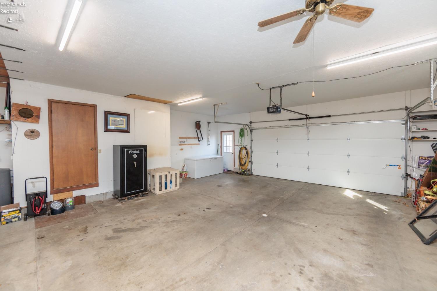 1541 W Cole Road, Fremont, Ohio image 35